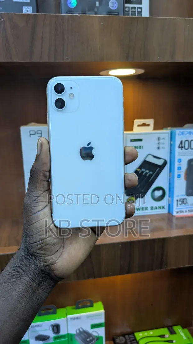 Apple iPhone 11 64GB Nyeupe - 1