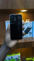Apple iPhone 11 64GB Nyeupe - 2