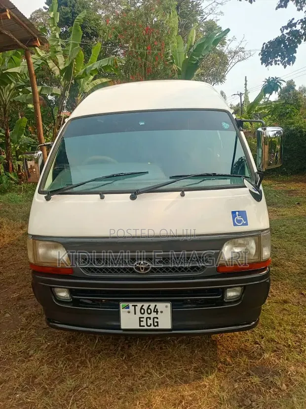 Toyota Grand HiAce 2000 - 1