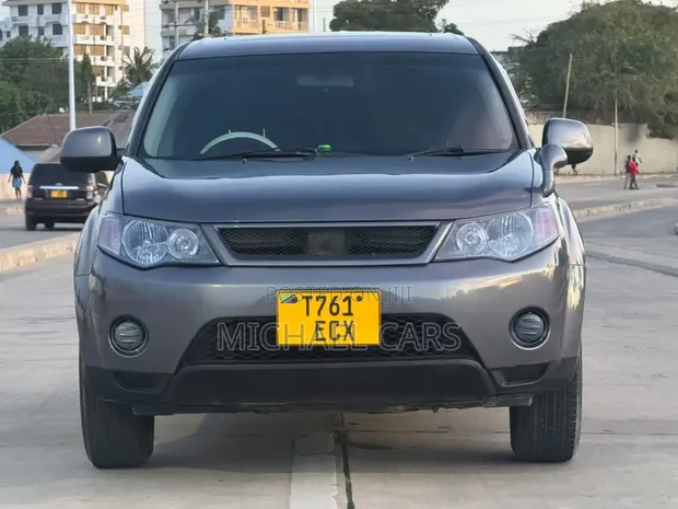 Mitsubishi Outlander 2006 Nyeupe - 1