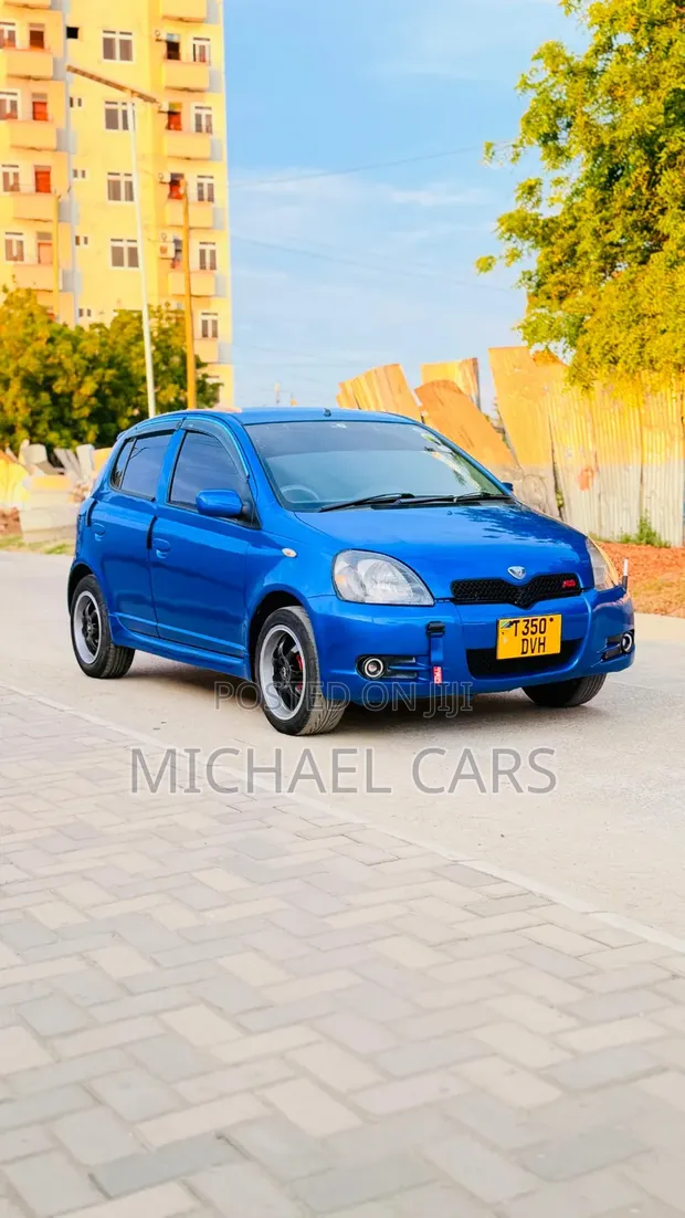 Toyota Vitz 2005 Blue - 1