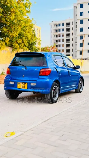 Toyota Vitz 2005 Bluu