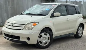 Toyota IST 2003 White