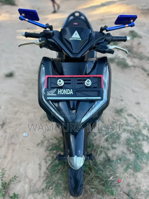 Honda CBR 2021 Nyeusi - 1