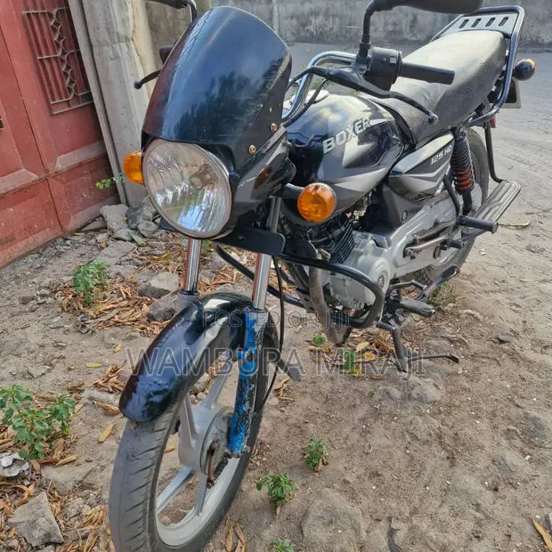 Bajaj Boxer 125 2025 Nyeusi - 1