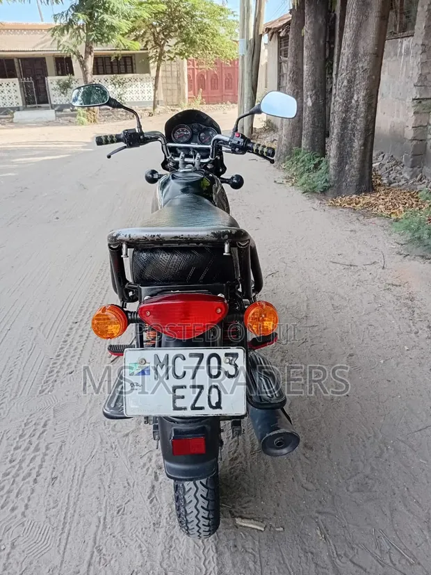 Bajaj Boxer 125 2025 Black - 1