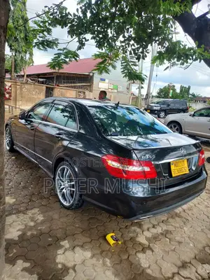 Mercedes-Benz E350 2011 Nyeusi