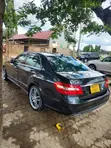 Mercedes-Benz E350 2011 Nyeusi - 2