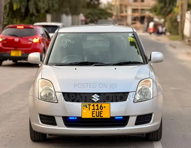 Suzuki Swift 1.3 Hatchback 2006 Nyeupe - 1