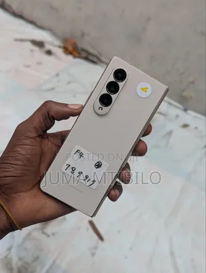 Samsung Galaxy Z Fold4 256GB Dhahabu