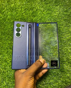 Kifaa cha Kinga cha Kukunja cha Samsung Z Fold (Chenye Kickstand)
