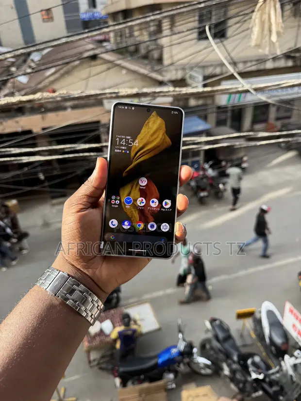 Sharp Aquos R7 256GB Nyeupe - 1