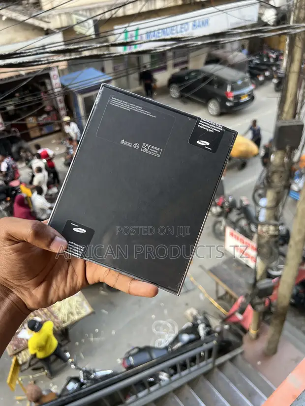 New Samsung Galaxy Z Fold4 256GB Black - 1
