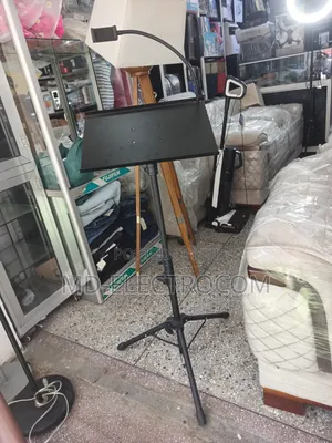 Universal Tripod Stand kwa Laptops, Projectors, Music Sheets