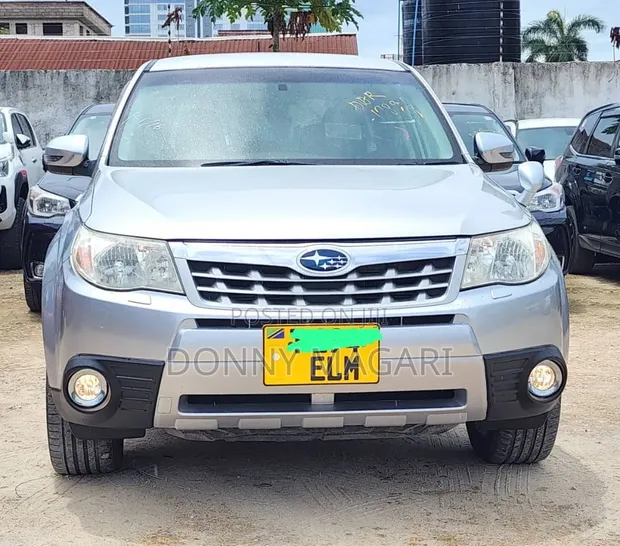 Subaru Forester 2011 Nyeupe - 1