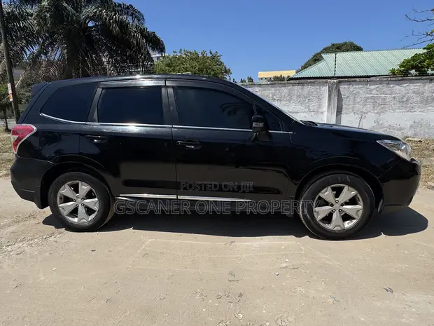 Subaru Forester 2.0D X 2012 Nyeusi - 1