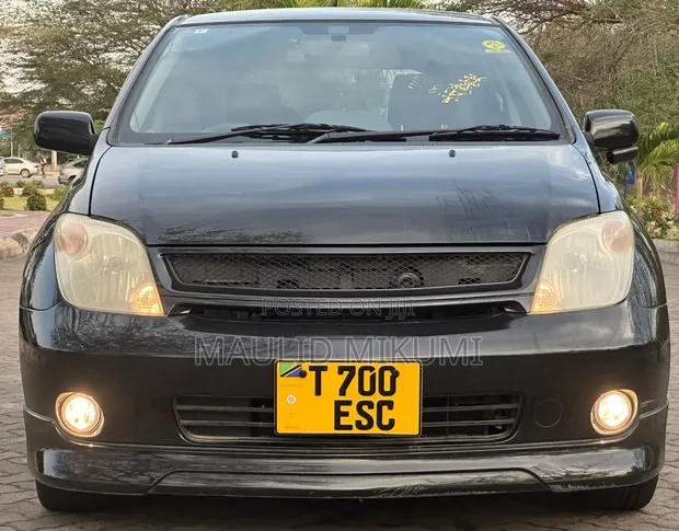 Toyota IST 2005 Black - 1