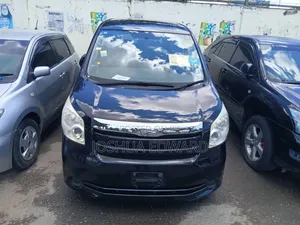 Toyota Noah 2009
