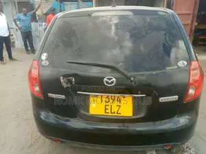 Mazda Verisa 2008 Nyeusi