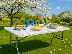 180cm Foldable Table (Seats 8)