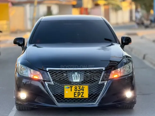Toyota Crown Athlete 2010 Nyeusi - 1