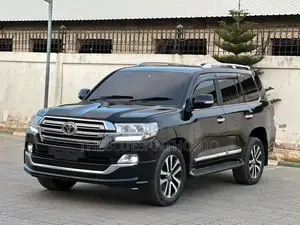 Toyota Land Cruiser 200 Series 2015 Black