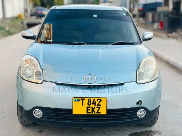Mazda Verisa 2008 Nyeupe - 1