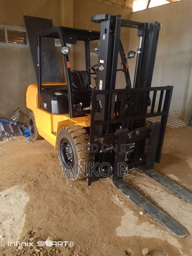 Used Forklift 5 Tons - 1