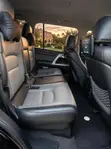 Toyota Land Cruiser 200 Series 2014 Nyeusi - 3