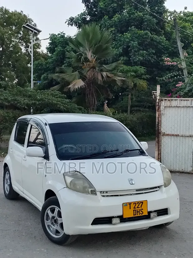 Toyota Passo 2005 White - 1