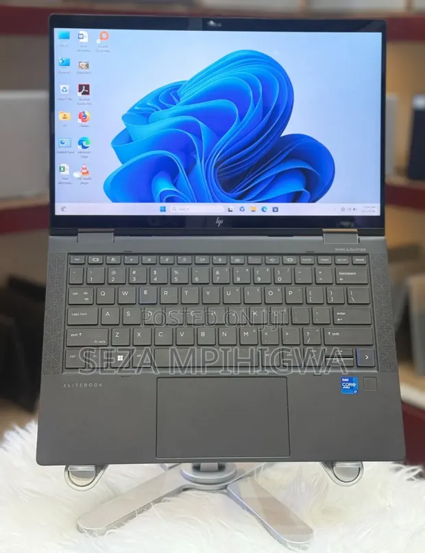 HP Elite Dragonfly Max Laptop - Core i7, 32GB RAM, 512GB SSD - 1