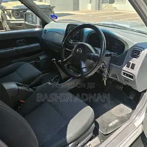 Nissan Hardbody NP300 2019 Nyeupe