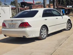 Toyota Crown Athlete 2004