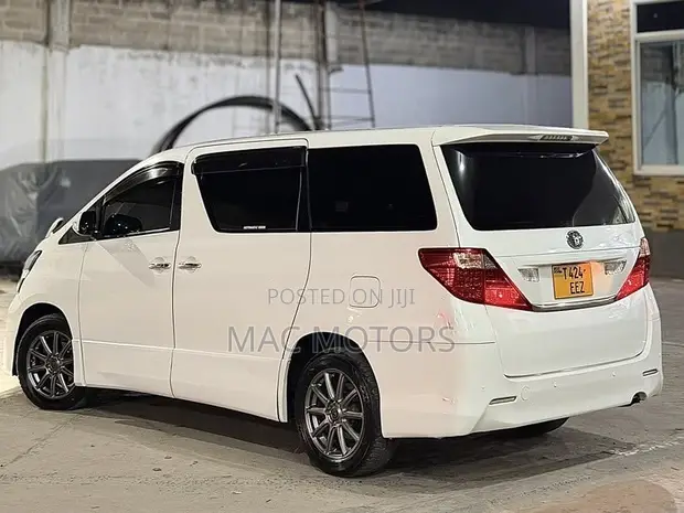Toyota Vellfire 2009 White - 1