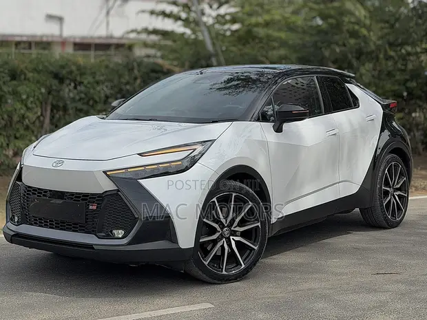 Toyota C-HR 2025 GR Sport PHEV - 1