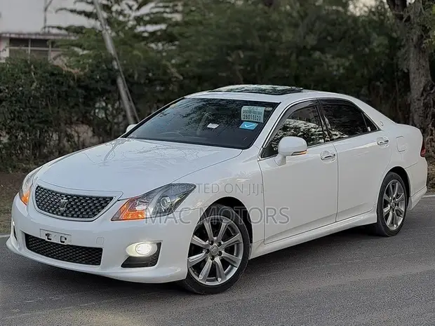 Toyota Crown Athlete 2009 White - 1