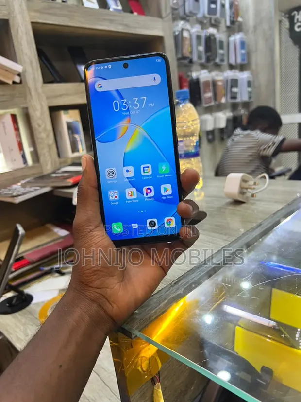 Infinix Hot 12 Play 128GB Black (Used) - 1