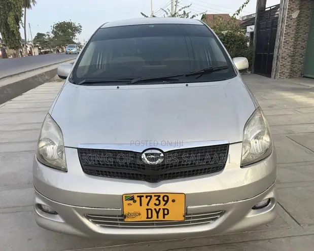 Toyota Corolla Spacio 2002 Silver - 1