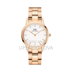 Saa ya Daniel Wellington (DW) - Mpya Kabisa
