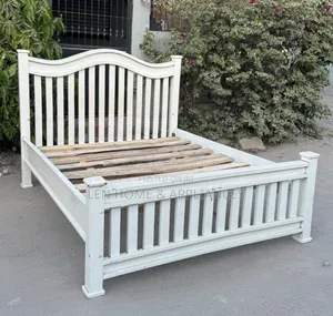 Bed 5/6 Wood, Clean Used