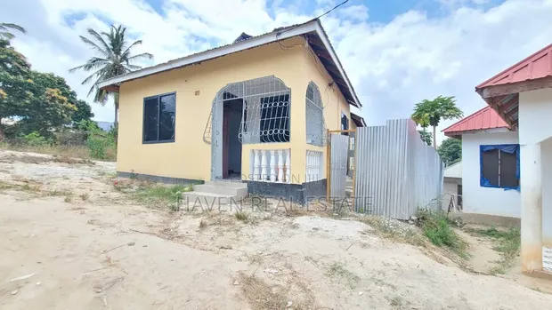 4 Bedroom House for Sale in Kimara Suca - 1
