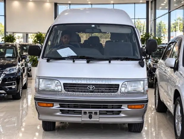 Toyota HiAce Custom 1996 Grey - 1