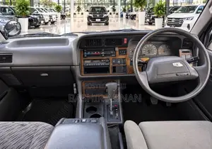 Toyota HiAce Custom 1996 Grey