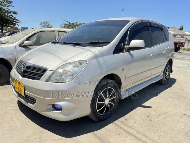 Toyota Corolla Spacio 2006 Silver - 1