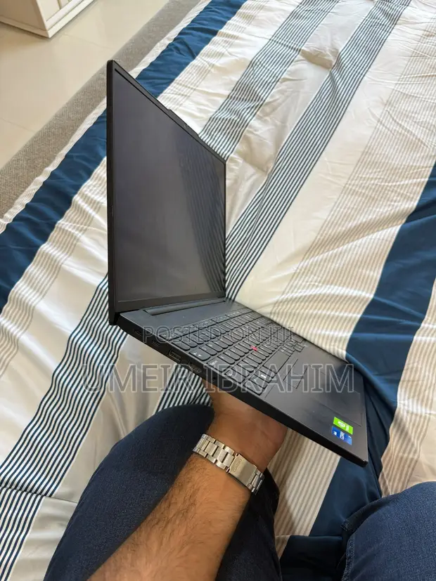 Laptop Lenovo ThinkPad X131e - Core i7, 16GB RAM, 1TB SSD - 1