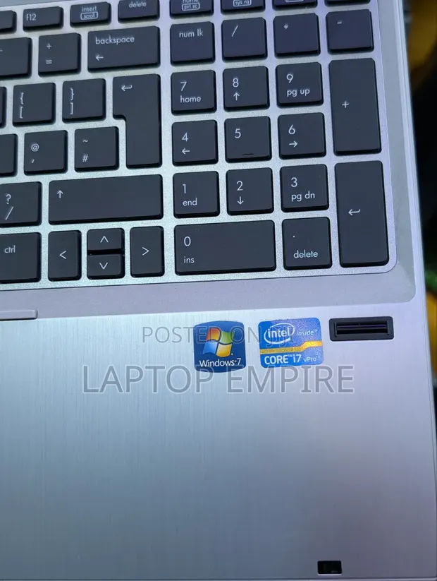 HP EliteBook 8570p Laptop - Core i7, 8GB RAM, 320GB HDD - 1