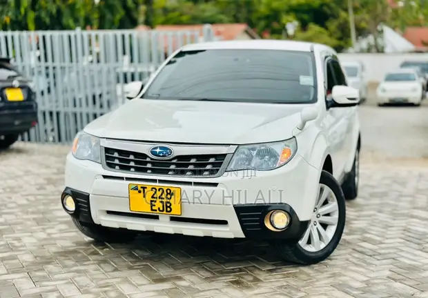 Subaru Forester 2011 Nyeupe - 1