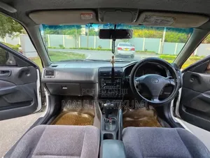Toyota Carina TI 2001 Nyeupe