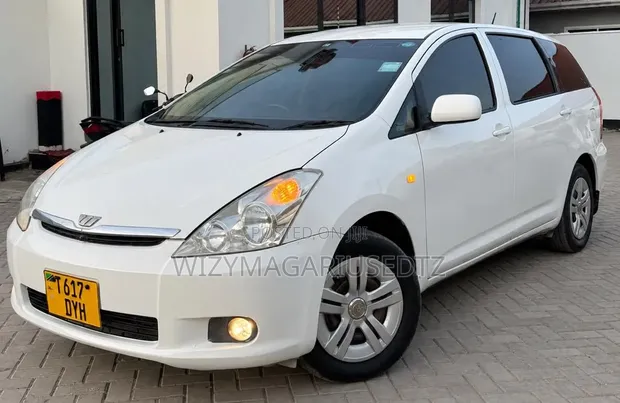 Toyota Wish 2006 Pearl White - 1