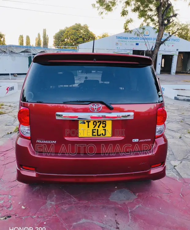 Toyota Corolla Rumion Hatchback 1.5 FWD 2009 Nyekundu - 1